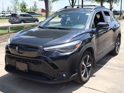 Used 2025 Toyota Corolla Cross AWD Hybrid w/ Convenience Package image 8