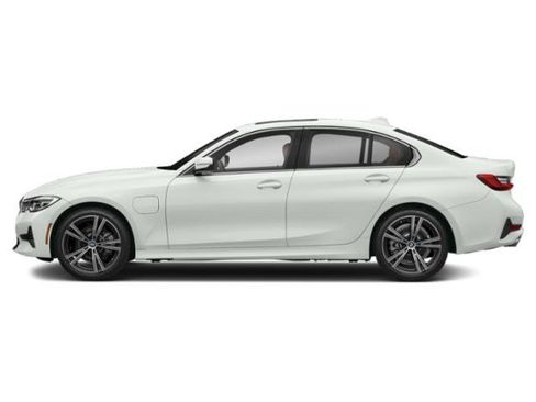 Used 2022 BMW 330e w/ Driving Assistance Package RWD image 3