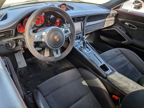 Certified 2015 Porsche 911 GT3 image 4