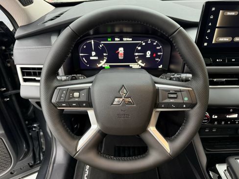 New 2026 Mitsubishi Outlander SE AWD/4WD image 13