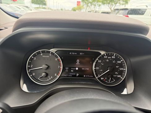 Used 2023 Nissan Rogue SV FWD image 14