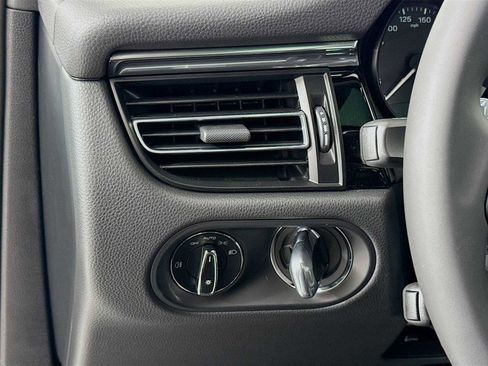 New 2026 Porsche Macan image 14