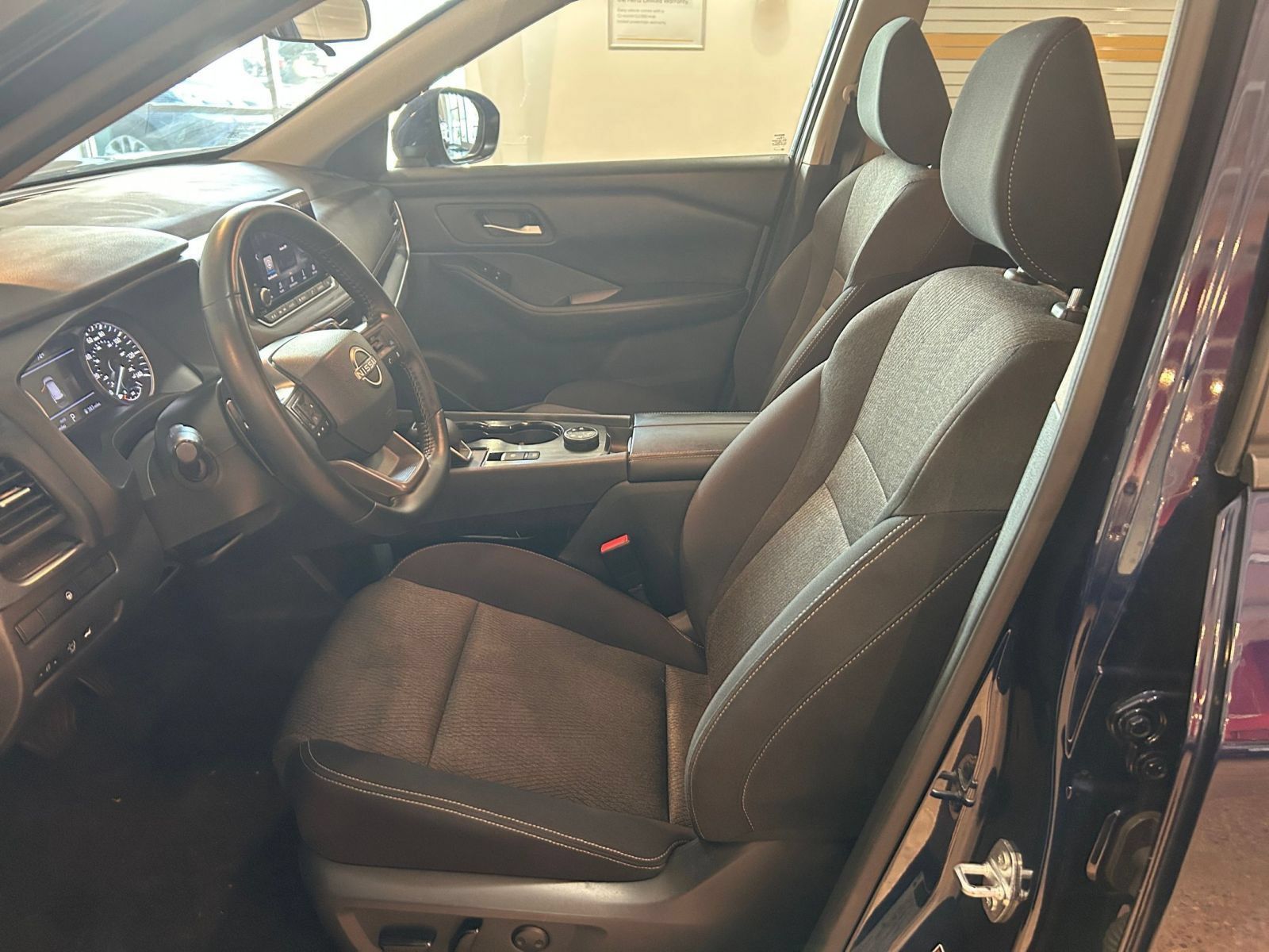 Used 2026 Nissan Rogue SV AWD/4WD image 27