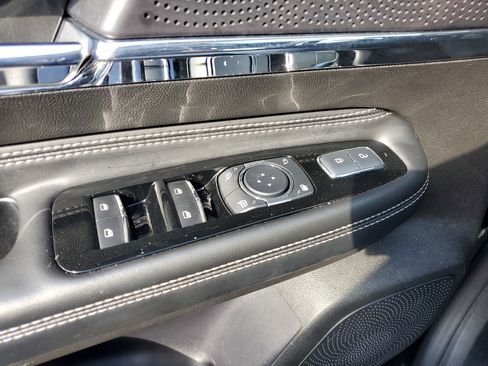 Certified 2024 Lincoln Corsair FWD image 10