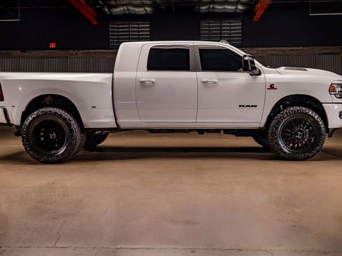 Used 2023 RAM 3500 Laramie image 11