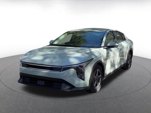 Used 2025 Kia K4 LXS image 7