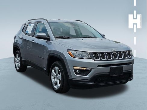 Used 2018 Jeep Compass Latitude w/ Trailer Tow Group AWD/4WD image 1
