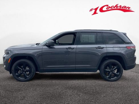 Used 2024 Jeep Grand Cherokee Limited w/ Black Appearance Package AWD/4WD image 23