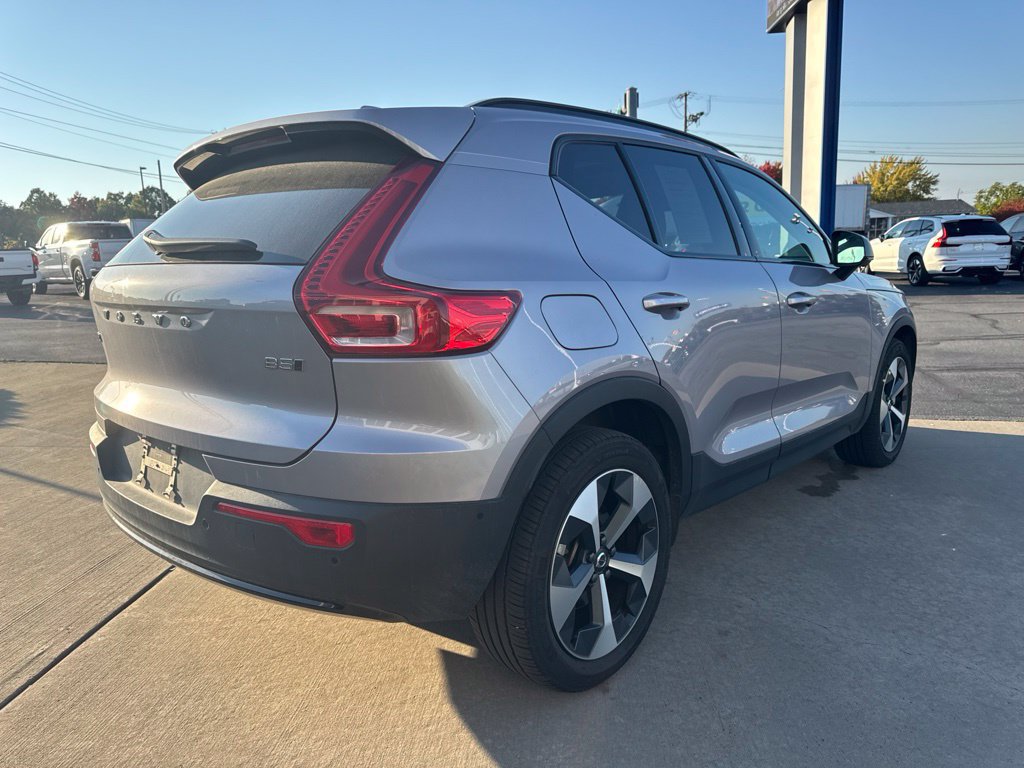 Used 2026 Volvo XC40 B5 Plus AWD/4WD image 5