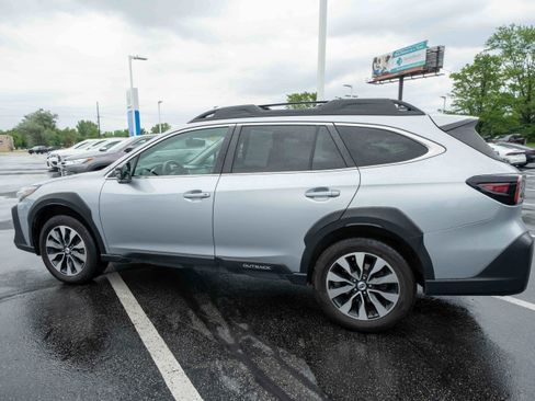 Used 2023 Subaru Outback Limited AWD/4WD image 4