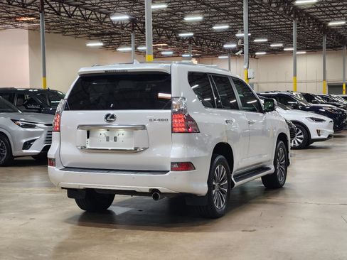 Used 2023 Lexus GX 460 Luxury w/ Accessory Package AWD/4WD image 6