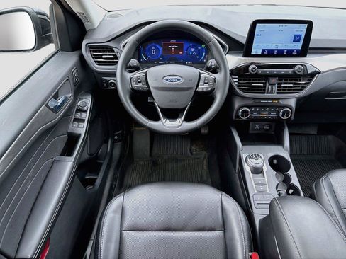 Used 2022 Ford Escape Titanium w/ Class II Trailer Tow Package AWD/4WD image 2