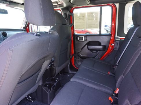 Used 2022 Jeep Wrangler Unlimited Sport AWD/4WD image 9
