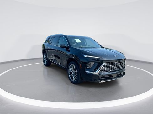 Used 2025 Buick Enclave Avenir w/ Trailering Package, 5000 lbs. FWD image 2