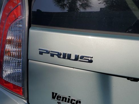 Used 2015 Toyota Prius Three FWD image 9
