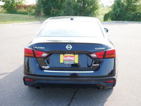 Used 2020 Nissan Altima 2.0 Platinum FWD image 6