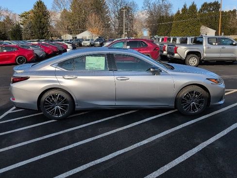 New 2025 Lexus ES 350 350 image 2