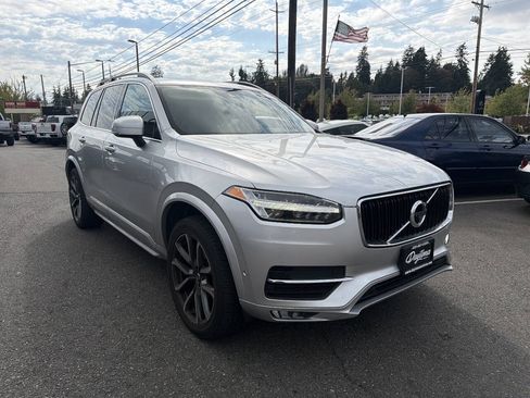 Used 2018 Volvo XC90 T5 Momentum w/ Convenience Package AWD/4WD image 4