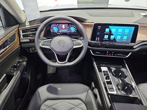 New 2026 Volkswagen Atlas SE FWD image 15