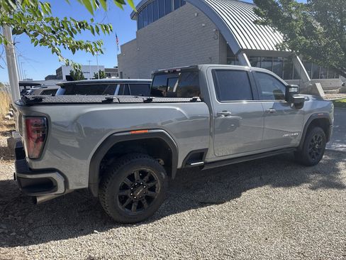 Used 2024 GMC Sierra 3500 AT4 w/ AT4 Premium Plus Package AWD/4WD image 3