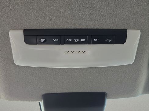 Used 2020 Nissan Kicks SR w/ Exterior Package FWD image 21