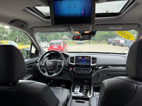 Used 2016 Honda Pilot Touring image 23