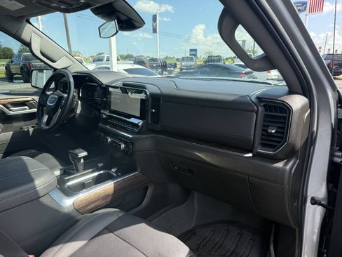 Used 2024 GMC Sierra 1500 Elevation w/ Elevation Premium Package RWD image 14