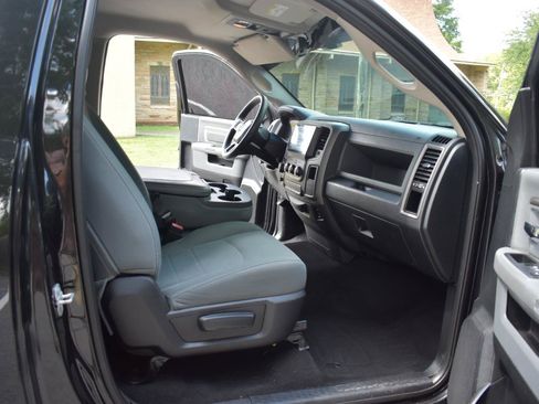 Used 2015 RAM 1500 Express w/ Black Ram 1500 Express Group RWD image 16