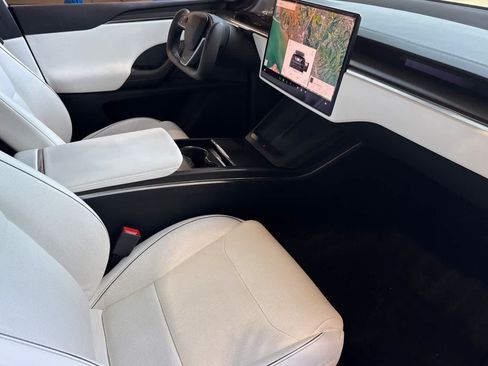 Used 2022 Tesla Model X Plaid AWD/4WD image 18