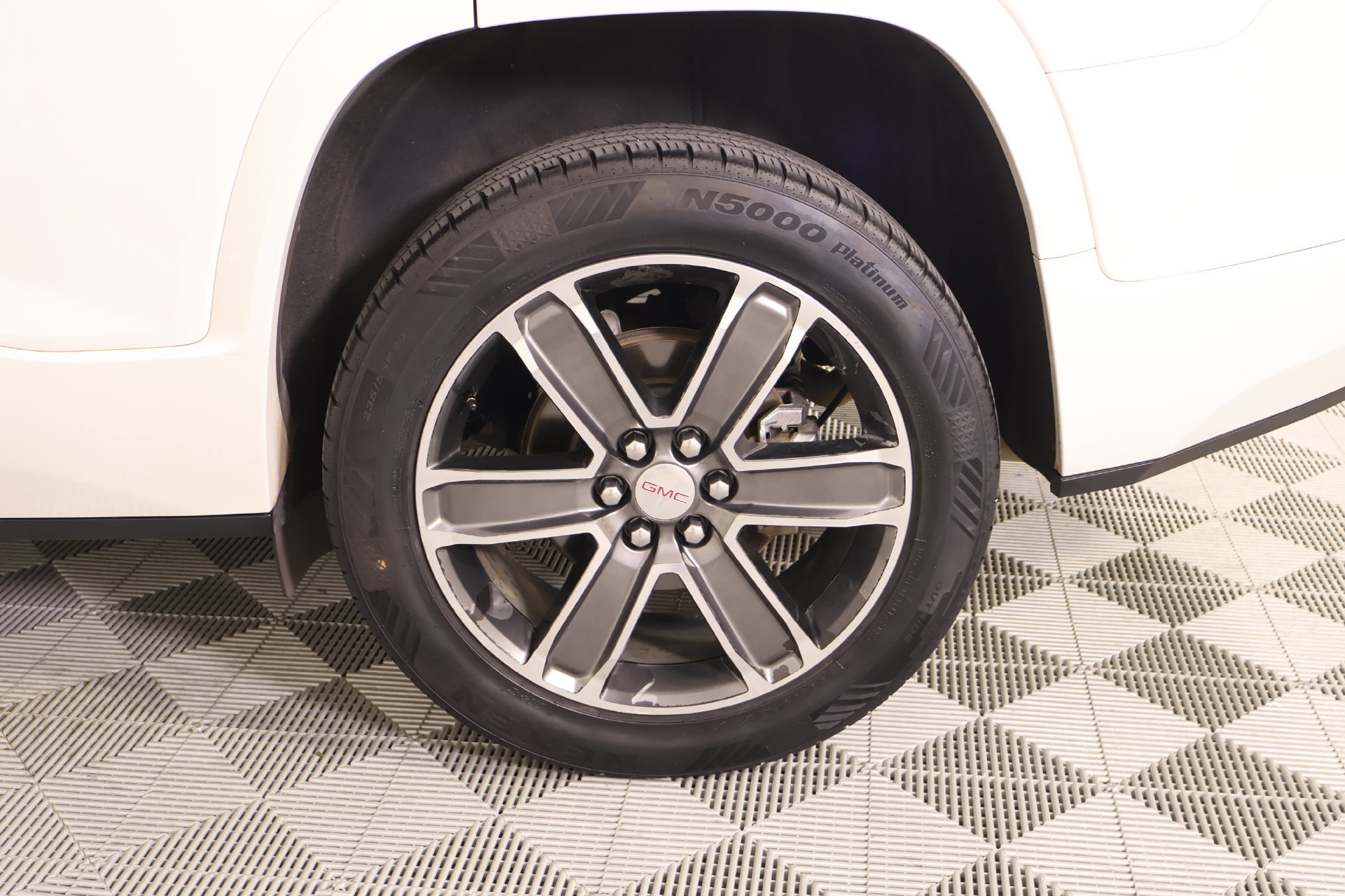 Used 2019 GMC Acadia Denali FWD image 20