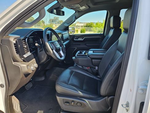 Used 2026 GMC Sierra 1500 SLT AWD/4WD image 16