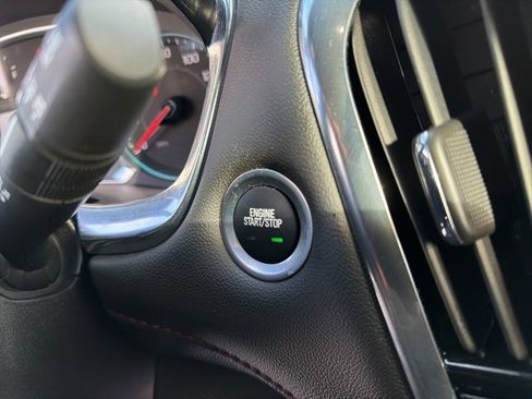 Certified 2023 Chevrolet Traverse RS image 21