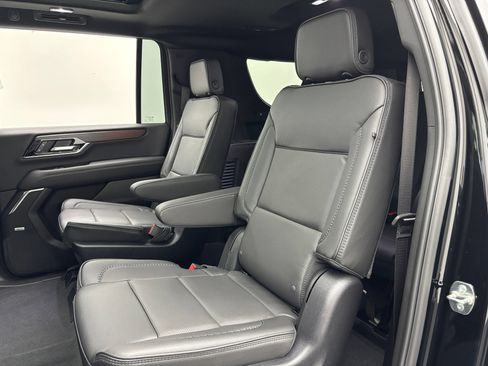 New 2026 GMC Yukon XL Denali w/ Denali Reserve Package AWD/4WD image 48