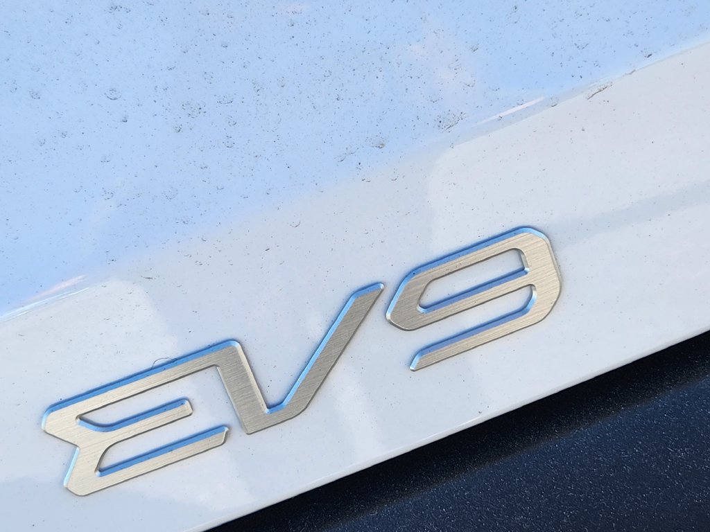 New 2026 Kia EV9 Wind AWD/4WD image 6