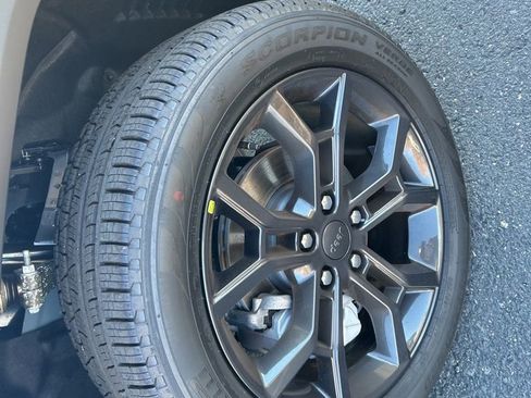 New 2025 Jeep Grand Cherokee Limited w/ Trailer Tow Package image 10