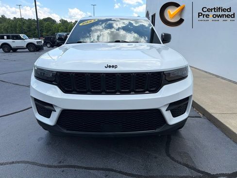 Certified 2023 Jeep Grand Cherokee Altitude AWD/4WD image 4