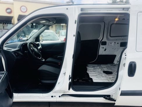 Used 2021 RAM ProMaster City Tradesman image 12