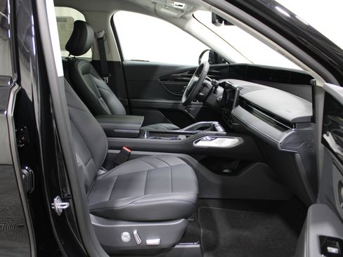 New 2026 Lincoln Nautilus Premier w/ Equipment Group 102A image 31