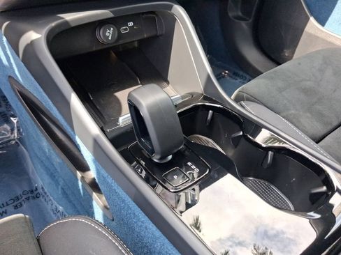 Used 2023 Volvo C40 P8 Recharge Ultimate AWD/4WD image 22