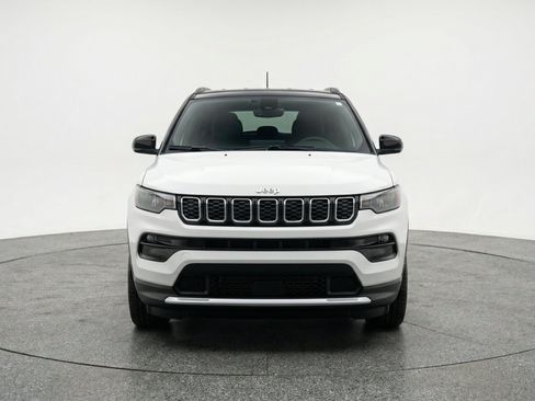 Used 2025 Jeep Compass Limited AWD/4WD image 2