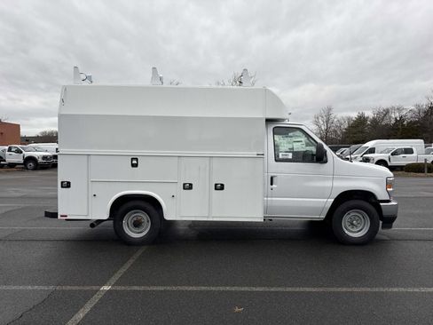 New 2026 Ford E-350 and Econoline 350 Super Duty w/ Power Equipment Group RWD image 2