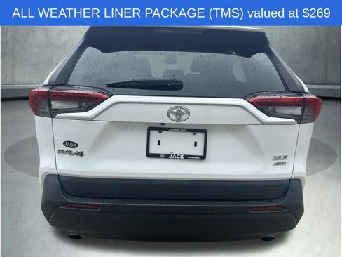 Used 2022 Toyota RAV4 XLE w/ Convenience Package AWD/4WD image 5
