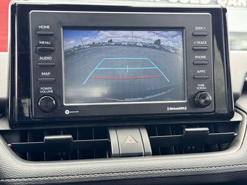 Used 2021 Toyota RAV4 LE AWD/4WD image 28