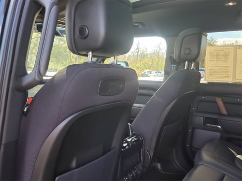 Used 2020 Land Rover Defender 110 X image 10