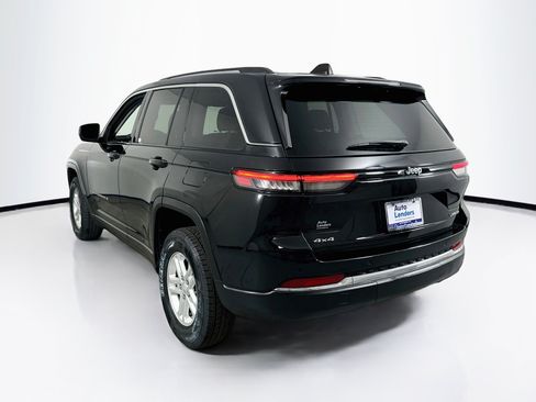 Used 2023 Jeep Grand Cherokee Laredo AWD/4WD image 7