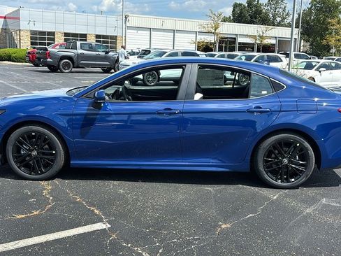 New 2026 Toyota Camry SE FWD image 4