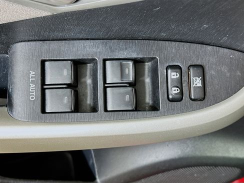 Used 2014 Toyota Prius Two image 15