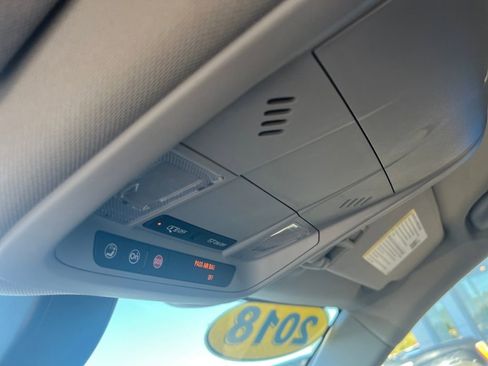 Used 2018 Chevrolet Equinox LT image 17