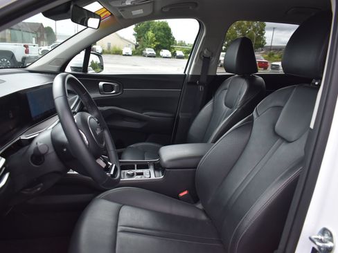 Used 2024 Kia Sorento S AWD/4WD image 14