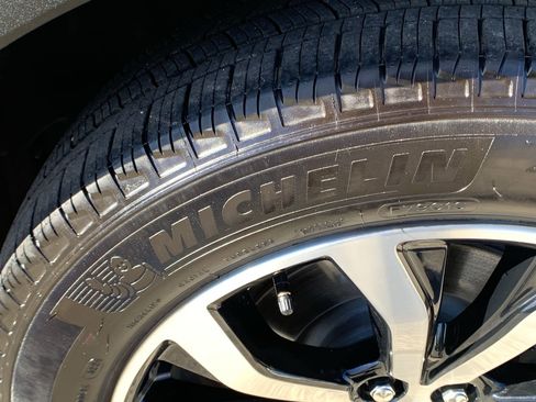 Used 2025 Ford Explorer ST-Line w/ Premium Package image 14